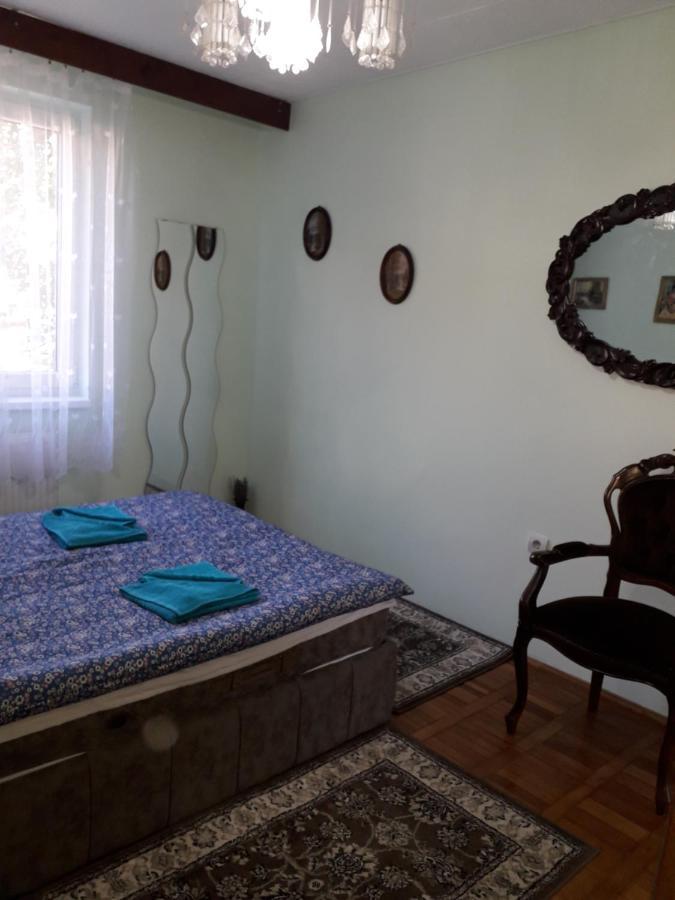 Cozy, Central 1-Bedroom Apartment In Timisoara, Romania Exteriör bild