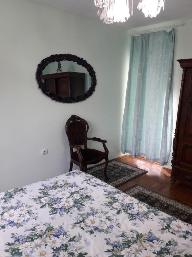 Cozy, Central 1-Bedroom Apartment In Timisoara, Romania Exteriör bild