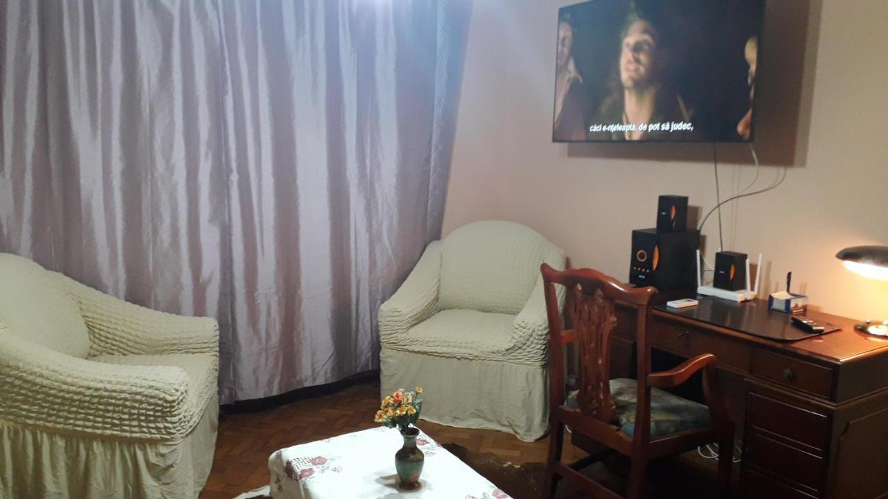 Cozy, Central 1-Bedroom Apartment In Timisoara, Romania Exteriör bild