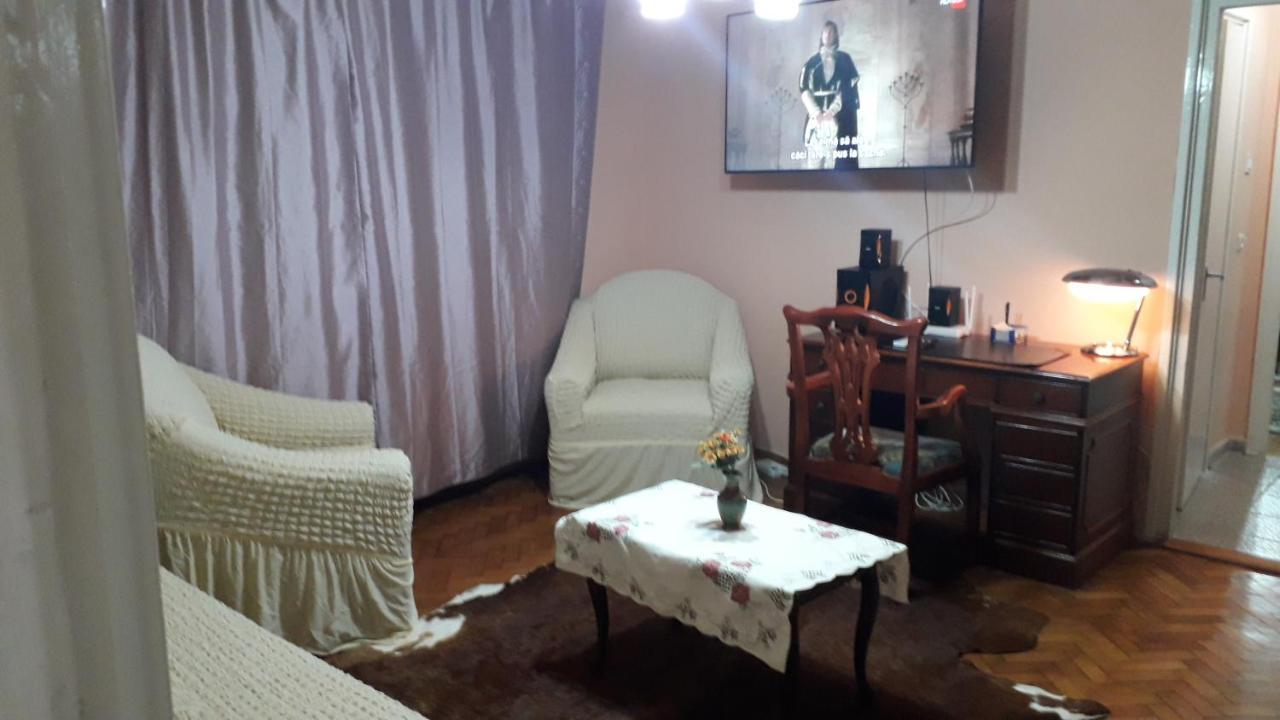 Cozy, Central 1-Bedroom Apartment In Timisoara, Romania Exteriör bild